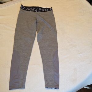 IUC Womwn's Nike Pro Heather Gray Leggings, Size L